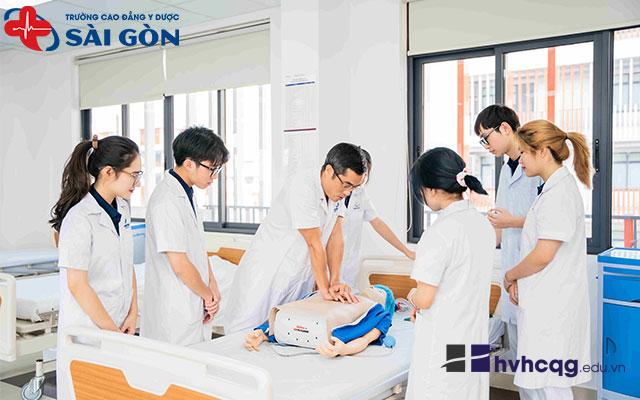 hoc-dieu-duong-ra-truong-lam-gi